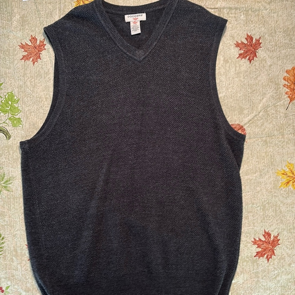 Dockers gray vest